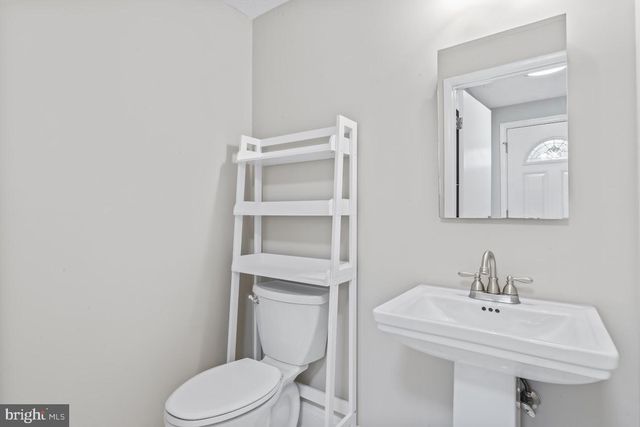 7921 TYSON OAKS CIR, Vienna, VA 22182