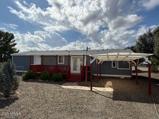 20720 E Larry Lane Lane, Mayer, AZ 86333