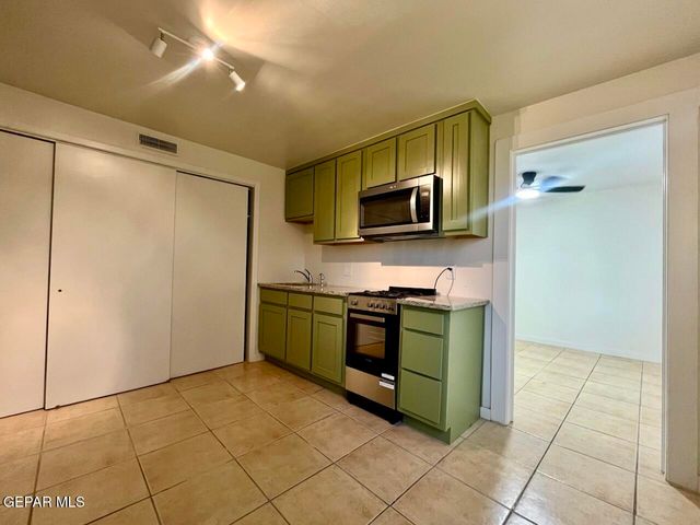 1203 MADELINE Drive B, El Paso, TX 79902