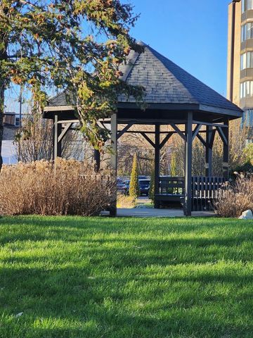 606 E Woodland Park Avenue 301, Chicago, IL 60616