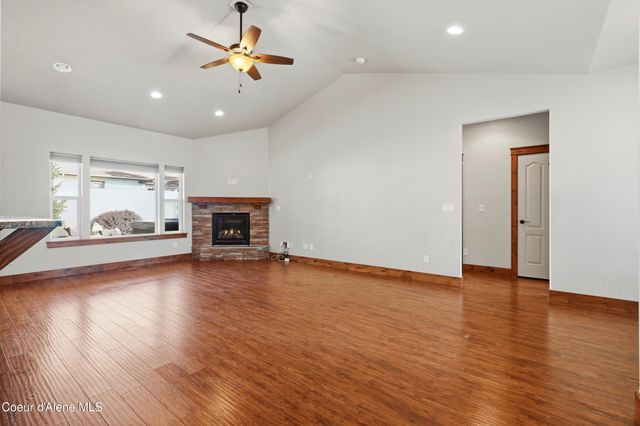3302 W Magistrate LOOP, Hayden, ID 83835