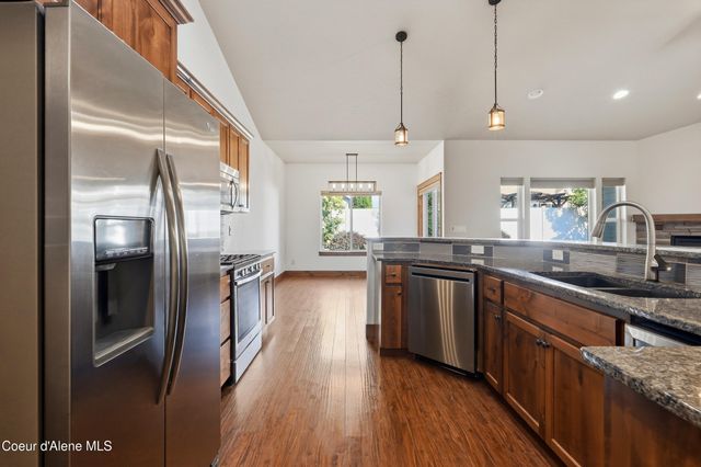 3302 W Magistrate LOOP, Hayden, ID 83835