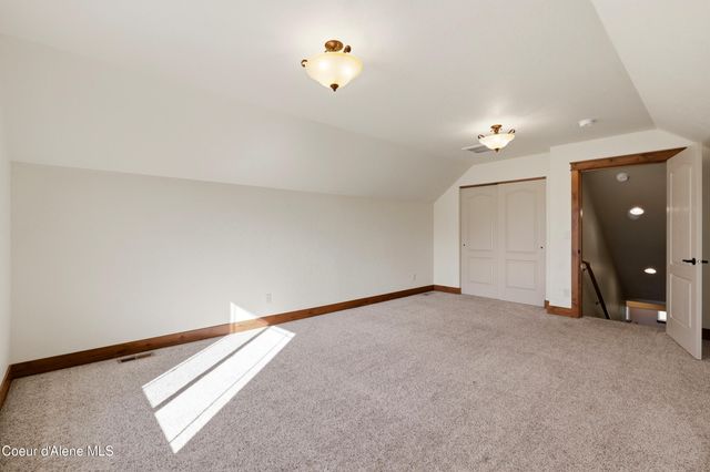 3302 W Magistrate LOOP, Hayden, ID 83835