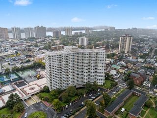 2000 Linwood Ave 12N, Fort Lee Boro, NJ 07024