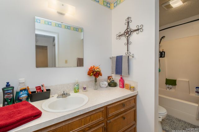 1016-1022 13th St, Blanco, TX 78606