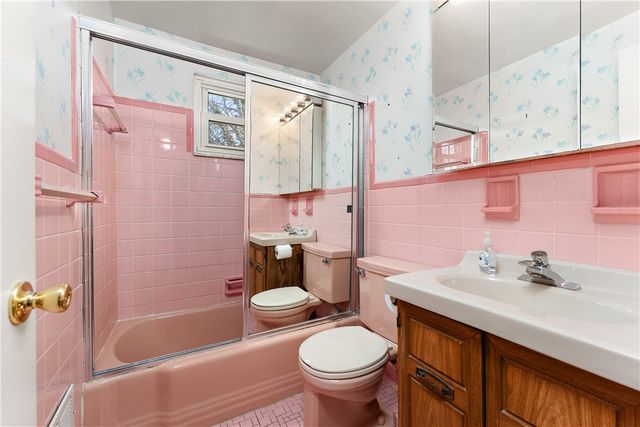 4578 Mapledale Drive, Lincoln Place, PA 15120