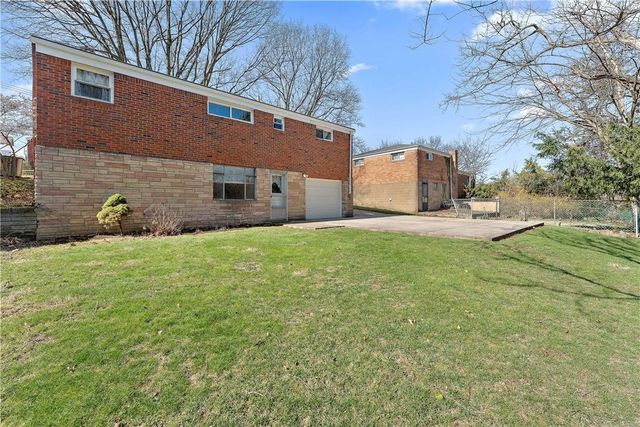 4578 Mapledale Drive, Lincoln Place, PA 15120