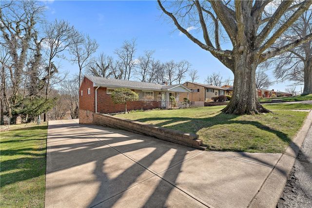 4578 Mapledale Drive, Lincoln Place, PA 15120