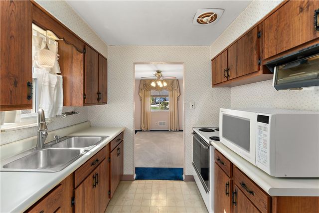 4578 Mapledale Drive, Lincoln Place, PA 15120