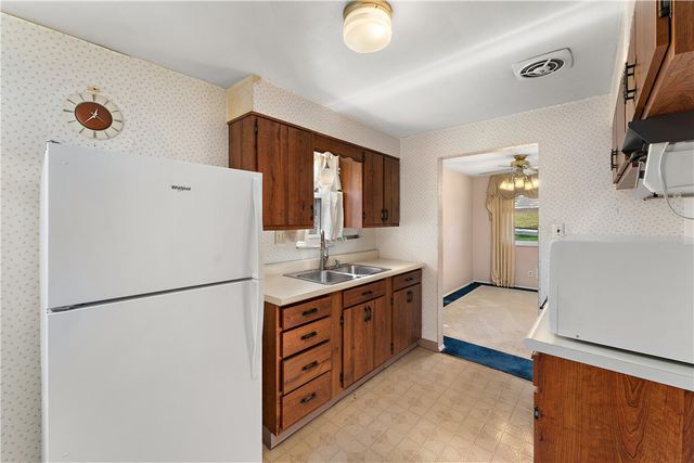 4578 Mapledale Drive, Lincoln Place, PA 15120