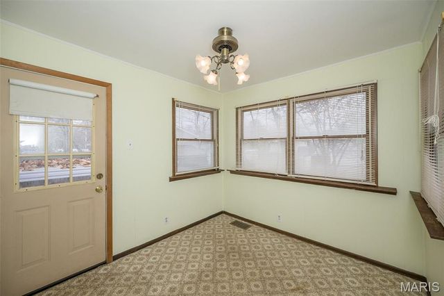 2128 N 5th Street, St Charles, MO 63301