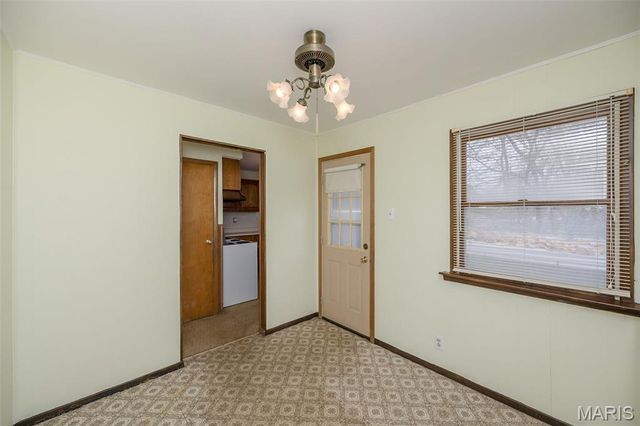 2128 N 5th Street, St Charles, MO 63301