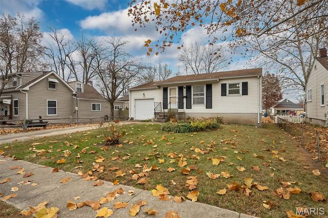 2128 N 5th Street, St Charles, MO 63301