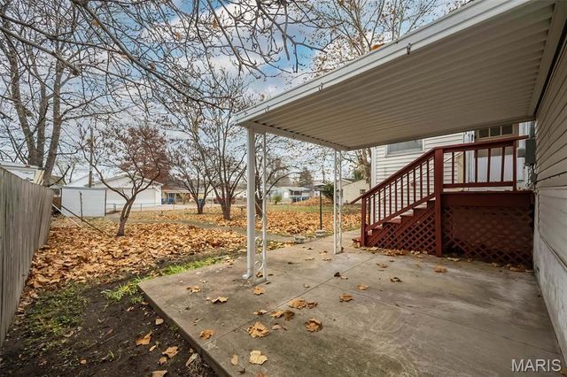 2128 N 5th Street, St Charles, MO 63301