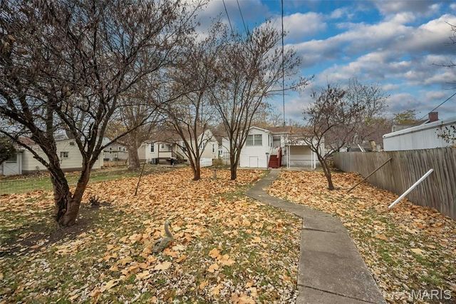 2128 N 5th Street, St Charles, MO 63301