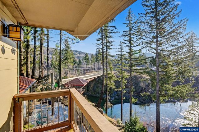 32365 North Fork Rd SE, Lyons, OR 97358