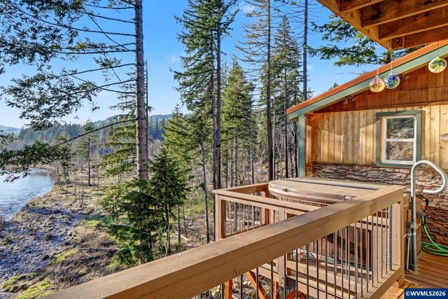 32365 North Fork Rd SE, Lyons, OR 97358