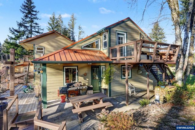 32365 North Fork Rd SE, Lyons, OR 97358