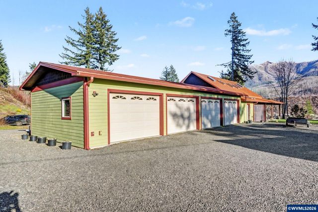 32365 North Fork Rd SE, Lyons, OR 97358