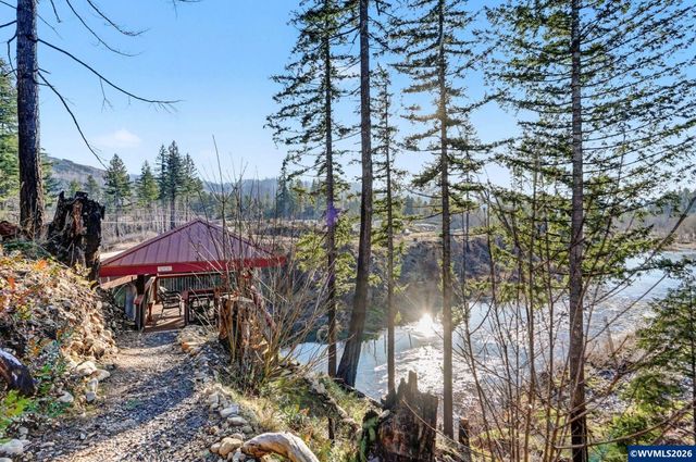 32365 North Fork Rd SE, Lyons, OR 97358