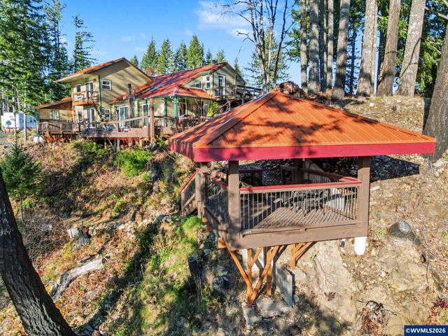 32365 North Fork Rd SE, Lyons, OR 97358