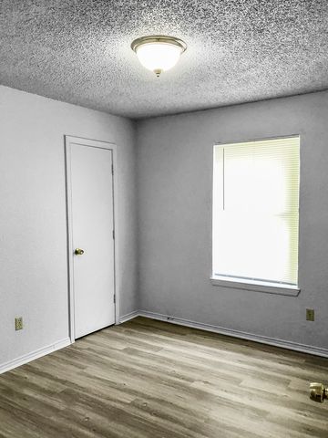 821 N Mesquite Street B, Arlington, TX 76011