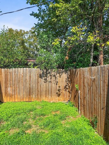821 N Mesquite Street B, Arlington, TX 76011