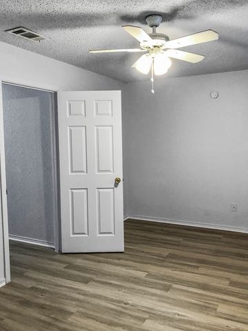 821 N Mesquite Street B, Arlington, TX 76011
