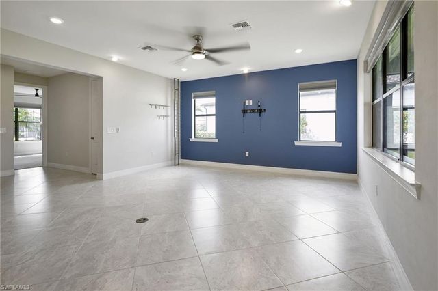 11752 Bowes CIR, Fort Myers, FL 33913