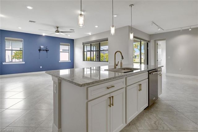 11752 Bowes CIR, Fort Myers, FL 33913