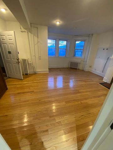 458 Beacon Street 1, Boston, MA 02115