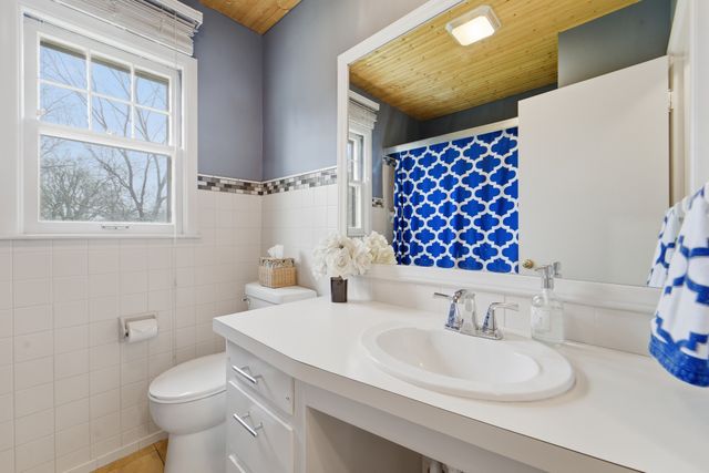 6635 Sunset Terrace, Windsor Heights, IA 50324