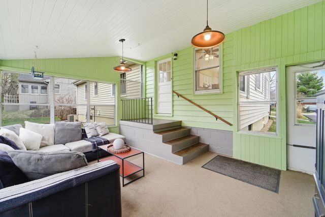 6635 Sunset Terrace, Windsor Heights, IA 50324