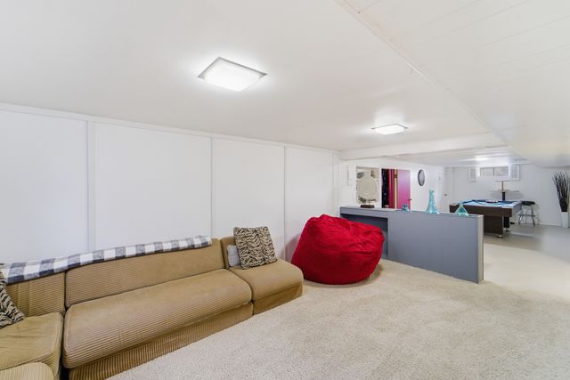 6635 Sunset Terrace, Windsor Heights, IA 50324