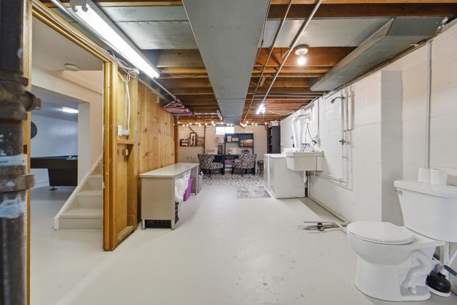 6635 Sunset Terrace, Windsor Heights, IA 50324