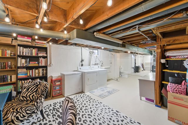 6635 Sunset Terrace, Windsor Heights, IA 50324