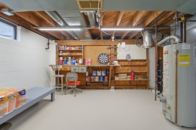 6635 Sunset Terrace, Windsor Heights, IA 50324