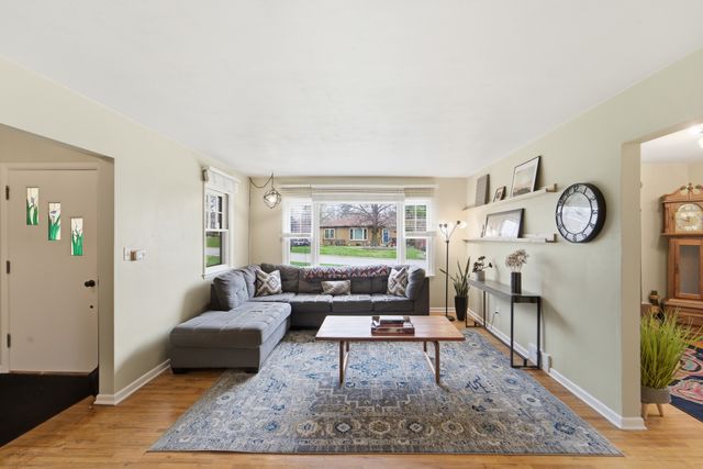 6635 Sunset Terrace, Windsor Heights, IA 50324