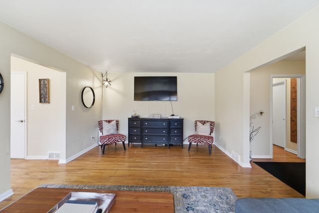 6635 Sunset Terrace, Windsor Heights, IA 50324