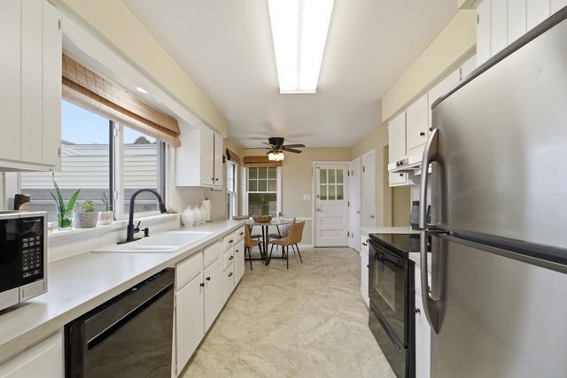 6635 Sunset Terrace, Windsor Heights, IA 50324