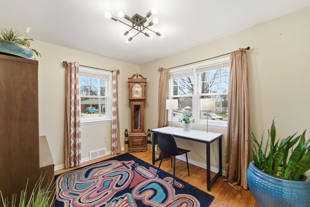 6635 Sunset Terrace, Windsor Heights, IA 50324