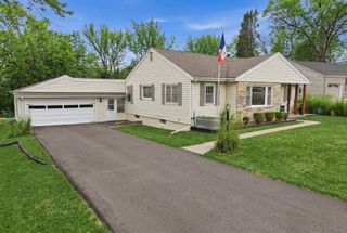 6635 Sunset Terrace, Windsor Heights, IA 50324