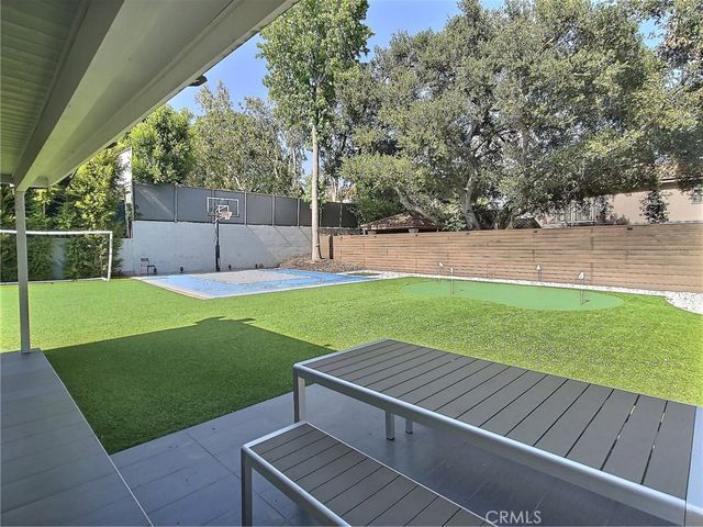 1023 Atlee, La Canada Flintridge, CA 91011
