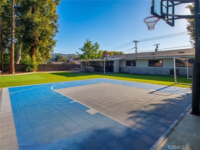 1023 Atlee, La Canada Flintridge, CA 91011