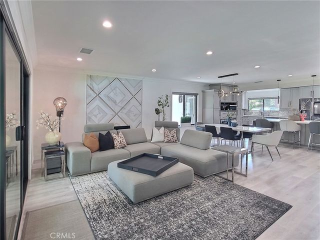 1023 Atlee, La Canada Flintridge, CA 91011