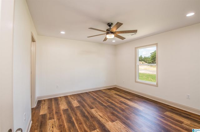 33 COUNTY ROAD 6401, Clanton, AL 35046