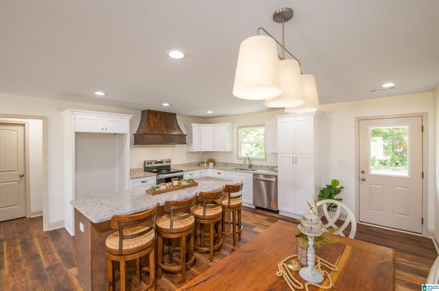 33 COUNTY ROAD 6401, Clanton, AL 35046