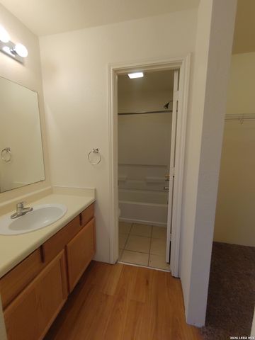 8916 Maverick Draw, San Antonio, TX 78250