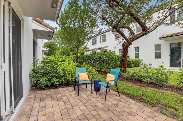 485 Graham Place, Boynton Beach, FL 33435