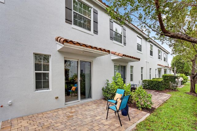 485 Graham Place, Boynton Beach, FL 33435